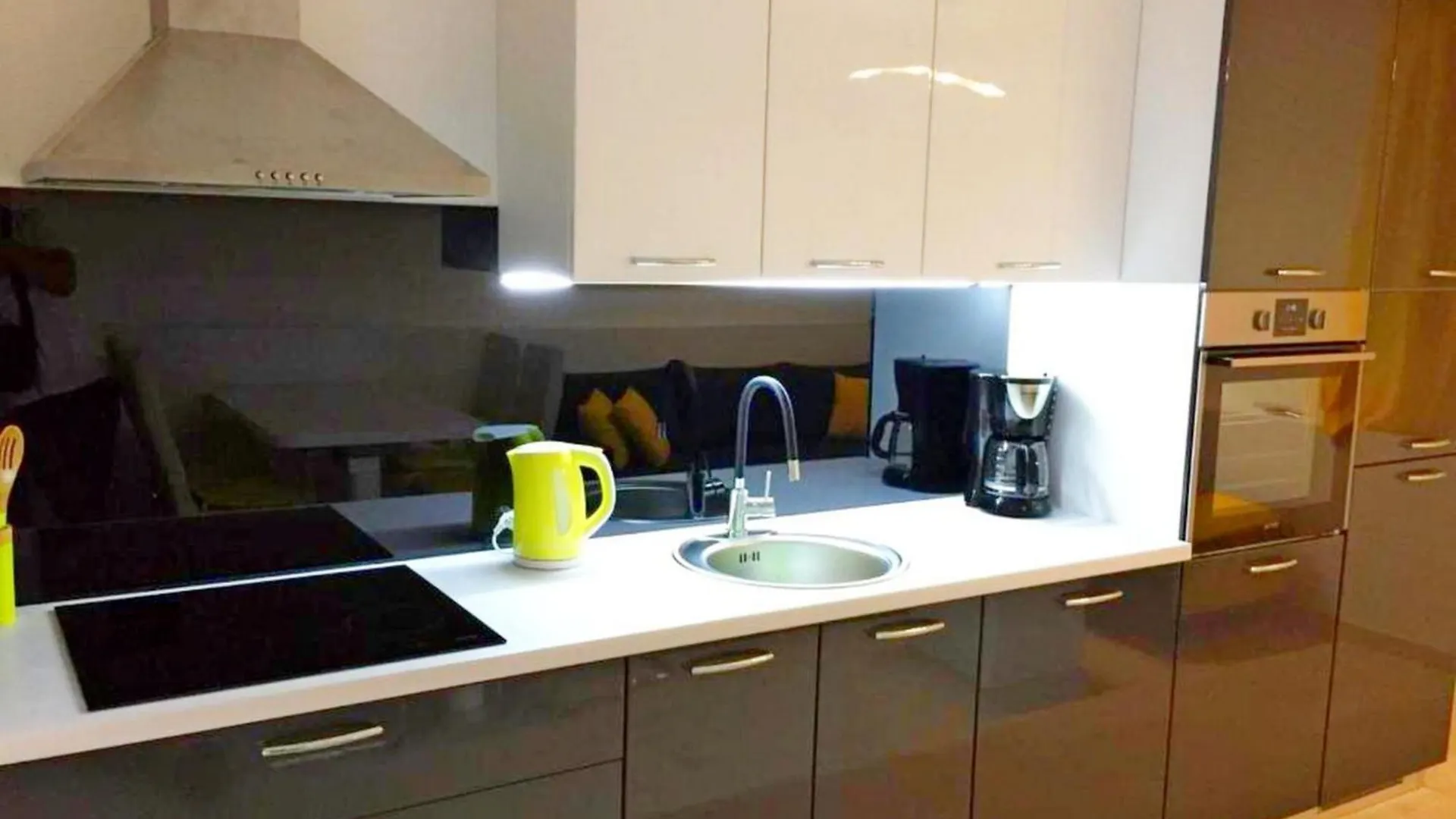 Modern And Cozy Apartment With Terrace In Kastel Kambelovac Kaštela